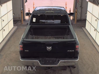 2017 Ram 1500 SLT Crew Cab Short Bed – miniatura 5