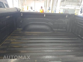 2017 Ram 1500 SLT Crew Cab Short Bed – miniatura 16