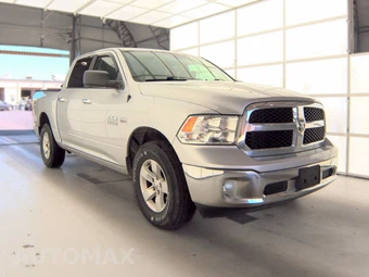 2017 Ram 1500 SLT Crew Cab Short Bed – miniatura 3