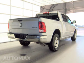2017 Ram 1500 SLT Crew Cab Short Bed – miniatura 4
