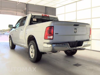 2017 Ram 1500 SLT Crew Cab Short Bed – miniatura 6