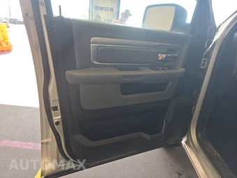 2017 Ram 1500 SLT Crew Cab Short Bed – miniatura 9