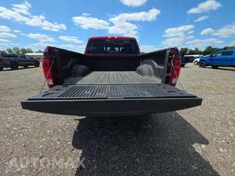 2017 Ram 1500 SLT Crew Cab Short Bed - miniatura 11