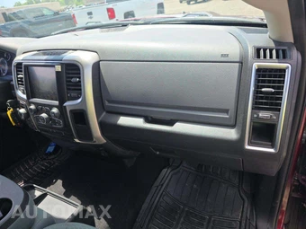 2017 Ram 1500 SLT Crew Cab Short Bed - miniatura 16
