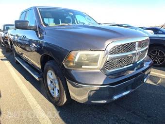2017 Ram 1500 SLT Extended Cab Medium Bed – miniatura 3