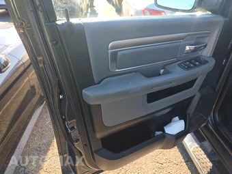 2017 Ram 1500 SLT Extended Cab Medium Bed – miniatura 9