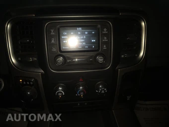 2017 Ram 1500 SLT Extended Cab Medium Bed - miniatura 11