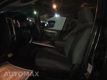 2017 Ram 1500 SLT Extended Cab Medium Bed - miniatura 7