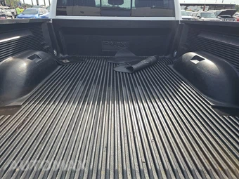 2017 Ram 1500 SLT Extended Cab Medium Bed – miniatura 17