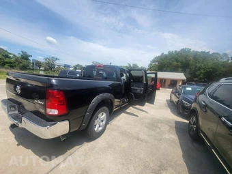 2017 Ram 1500 SLT Extended Cab Medium Bed – miniatura 86