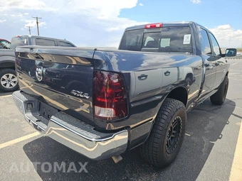 2017 Ram 1500 SLT Extended Cab Medium Bed – miniatura 4