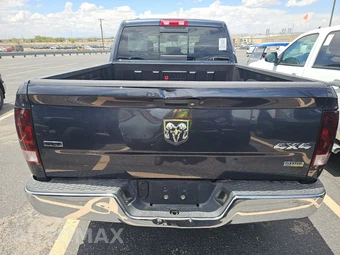 2017 Ram 1500 SLT Extended Cab Medium Bed – miniatura 5