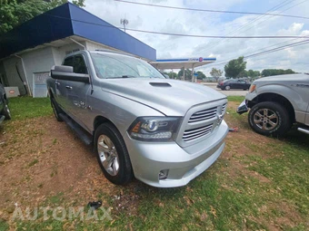 2017 Ram 1500 Sport Crew Cab Medium Bed - miniatura 4