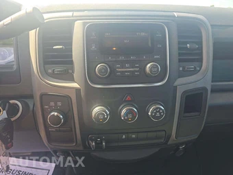 2017 Ram 1500 ST Extended Cab Medium Bed – miniatura 7