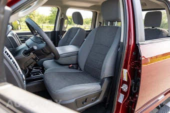 2017 Ram 2500 Big Horn Crew Cab Medium Bed - miniatura 48