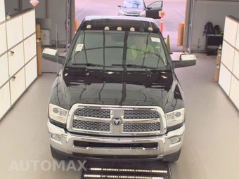 2017 Ram 2500 Laramie Crew Cab Medium Bed - miniatura 2