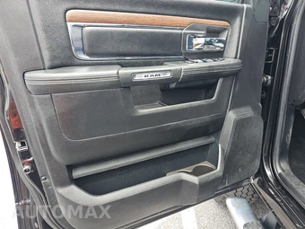 2017 Ram 2500 Laramie Crew Cab Medium Bed - miniatura 9