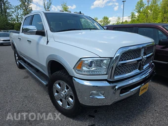 2017 Ram 2500 Laramie Crew Cab Medium Bed - miniatura 3
