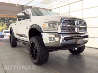 2017 Ram 2500 Laramie Crew Cab Medium Bed - miniatura 3