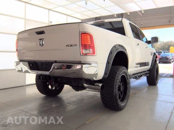 2017 Ram 2500 Laramie Crew Cab Medium Bed - miniatura 4