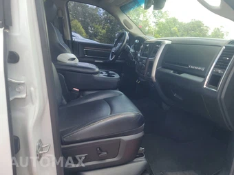 2017 Ram 2500 Laramie Crew Cab Medium Bed - miniatura 8