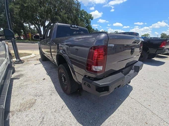 2017 Ram 2500 Laramie Crew Cab Medium Bed - miniatura 2