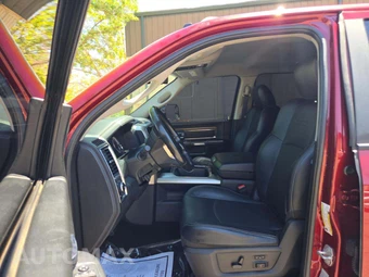 2017 Ram 2500 Laramie Crew Cab Medium Bed - miniatura 3
