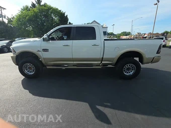 2017 Ram 2500 Laramie Longhorn Crew Cab Medium Bed - miniatura 3