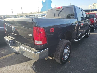2017 Ram 2500 SLT Crew Cab Medium Bed - miniatura 4