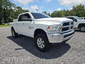 2017 Ram 2500 SLT Crew Cab Medium Bed - miniatura 4