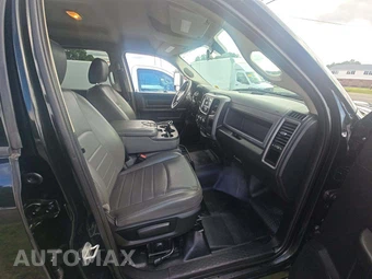 2017 Ram 3500 Cab Chassis Tradesman Crew Cab DRW - miniatura 17