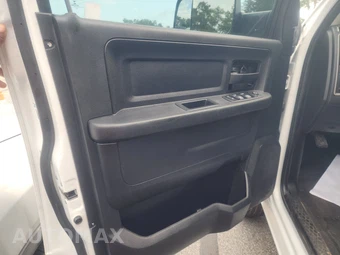 2017 Ram 3500 Cab Chassis Tradesman Crew Cab DRW - miniatura 9
