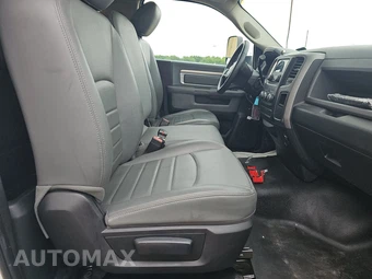 2017 Ram 3500 Cab Chassis Tradesman Regular Cab DRW - miniatura 8