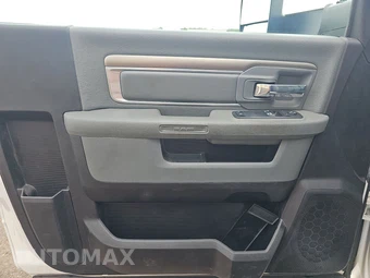 2017 Ram 3500 Cab Chassis Tradesman Regular Cab DRW - miniatura 9