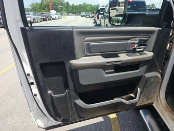 2017 Ram 3500 Cab Chassis Tradesman Regular Cab DRW - miniatura 9