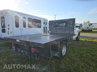 2017 Ram 3500 Cab Chassis Tradesman Regular Cab DRW - miniatura 4