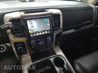 2017 Ram 3500 Laramie Crew Cab Medium Bed - miniatura 11