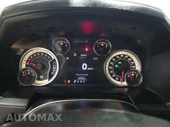 2017 Ram 3500 Laramie Crew Cab Medium Bed - miniatura 12