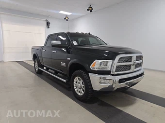 2017 Ram 3500 Laramie Crew Cab Medium Bed - miniatura 3