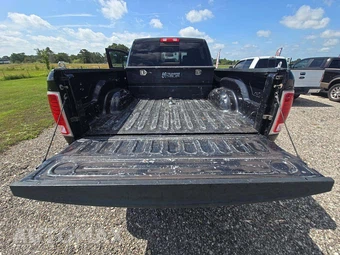 2017 Ram 3500 Laramie Crew Cab Medium Bed - miniatura 11