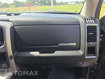 2017 Ram 3500 Laramie Crew Cab Medium Bed - miniatura 16