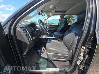 2017 Ram 3500 Laramie Crew Cab Medium Bed - miniatura 3