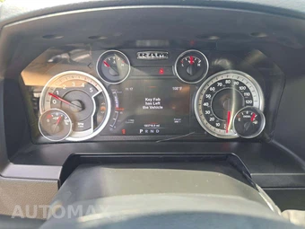 2017 Ram 3500 Laramie Crew Cab Medium Bed - miniatura 6