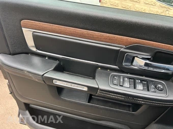 2017 Ram 3500 Laramie Crew Cab Medium Bed - miniatura 28