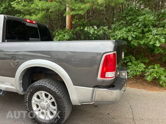 2017 Ram 3500 Laramie Crew Cab Medium Bed - miniatura 30
