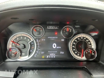 2017 Ram 3500 Laramie Crew Cab Medium Bed - miniatura 34