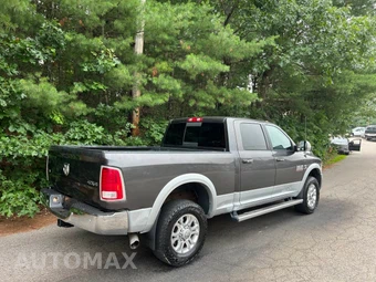 2017 Ram 3500 Laramie Crew Cab Medium Bed - miniatura 6