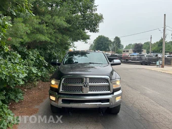 2017 Ram 3500 Laramie Crew Cab Medium Bed - miniatura 7