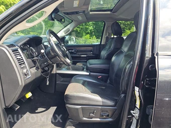 2017 Ram 3500 Laramie Extended Crew Cab Medium Bed DRW - miniatura 7