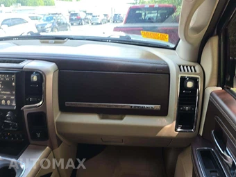 2017 Ram 3500 Laramie Longhorn Extended Crew Cab Medium Bed DRW - miniatura 19